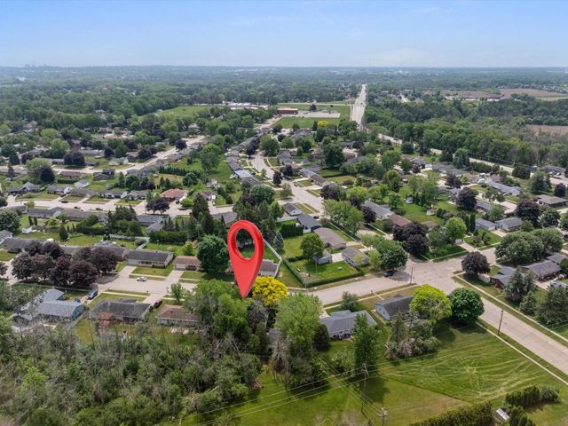 1441 Lee CIRCLE, Manitowoc, WI 54220