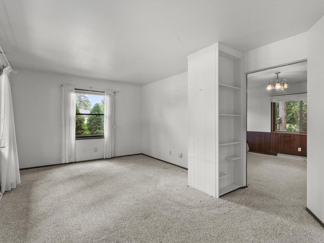 1441 Lee CIRCLE, Manitowoc, WI 54220