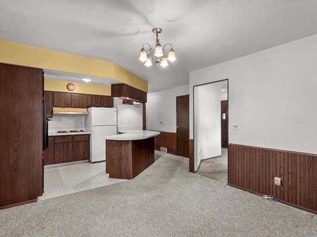 1441 Lee CIRCLE, Manitowoc, WI 54220