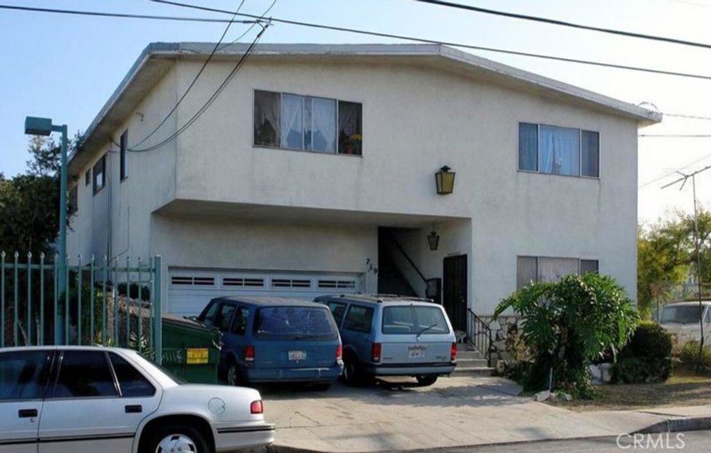Image 1 of property listing at 719 E 65th, Inglewood, CA 90302