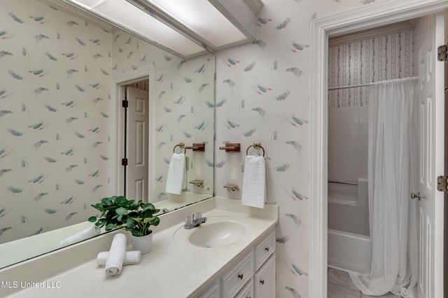 222 Cherry Drive, Brandon, MS 39042