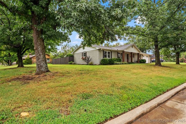 602 Rosewood Court, Claremore, OK 74017