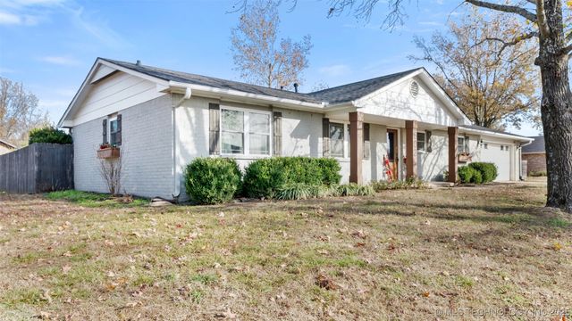 602 Rosewood Court, Claremore, OK 74017