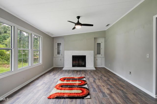 5444 Gilcrest Sands Drive, Hope Mills, NC 28348