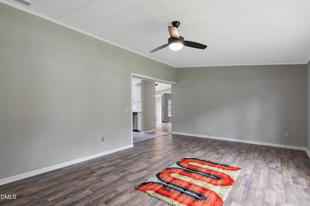 5444 Gilcrest Sands Drive, Hope Mills, NC 28348