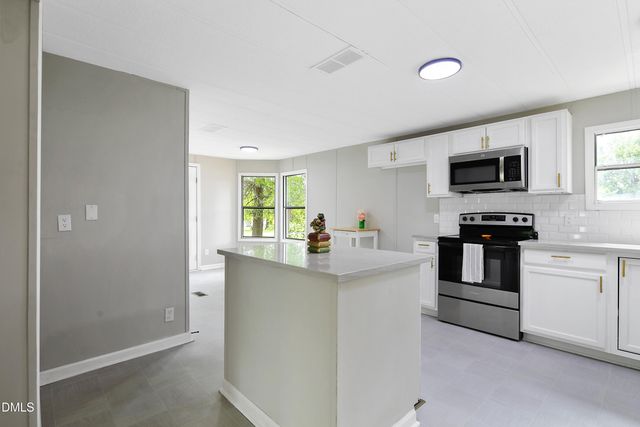 5444 Gilcrest Sands Drive, Hope Mills, NC 28348