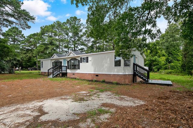 5444 Gilcrest Sands Drive, Hope Mills, NC 28348