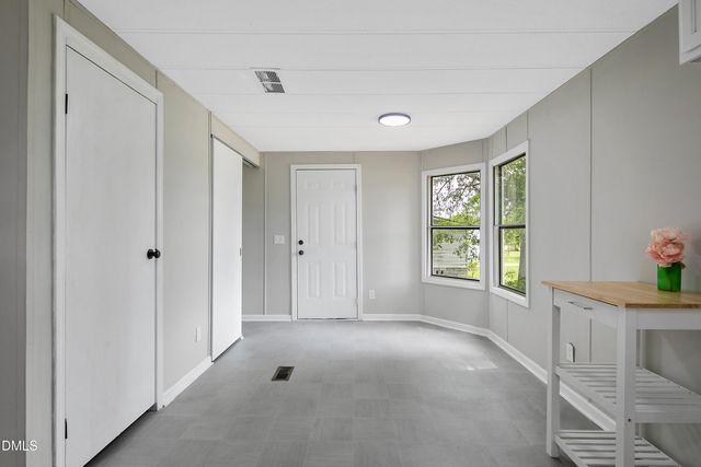 5444 Gilcrest Sands Drive, Hope Mills, NC 28348