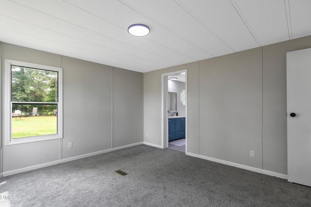 5444 Gilcrest Sands Drive, Hope Mills, NC 28348