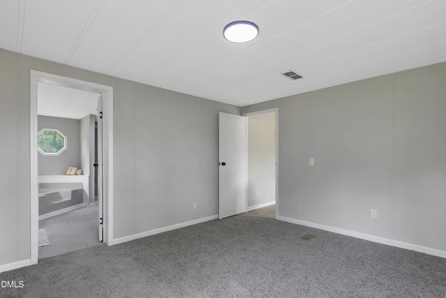 5444 Gilcrest Sands Drive, Hope Mills, NC 28348