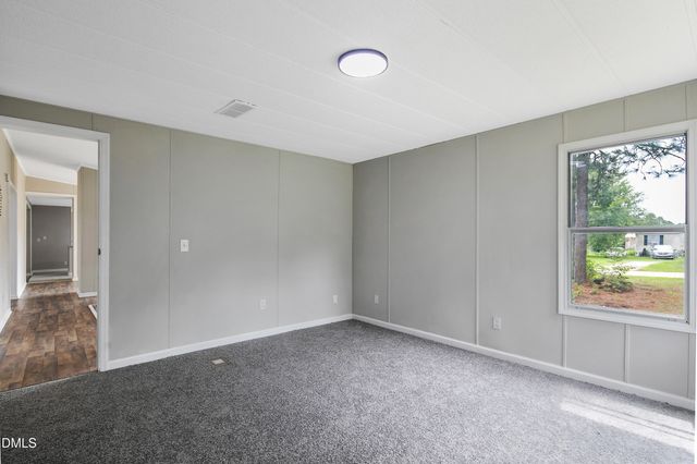 5444 Gilcrest Sands Drive, Hope Mills, NC 28348