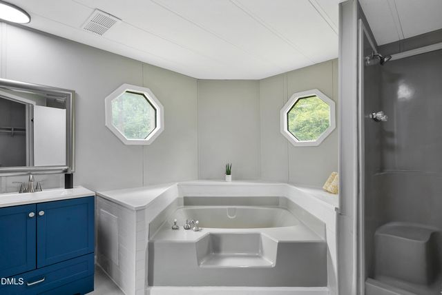 5444 Gilcrest Sands Drive, Hope Mills, NC 28348