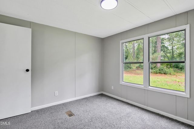 5444 Gilcrest Sands Drive, Hope Mills, NC 28348