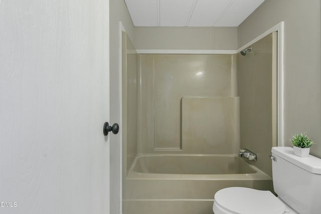 5444 Gilcrest Sands Drive, Hope Mills, NC 28348