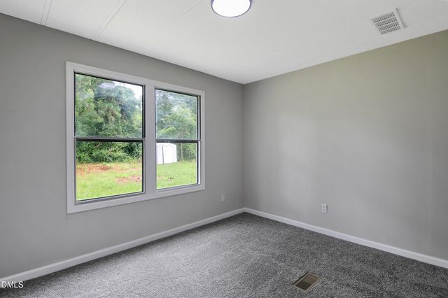 5444 Gilcrest Sands Drive, Hope Mills, NC 28348