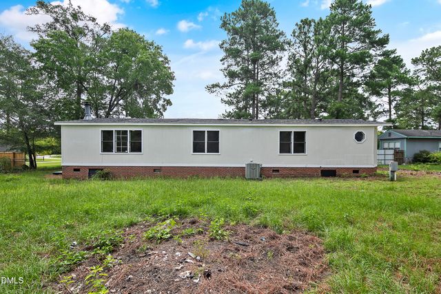 5444 Gilcrest Sands Drive, Hope Mills, NC 28348