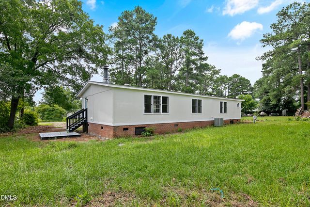 5444 Gilcrest Sands Drive, Hope Mills, NC 28348