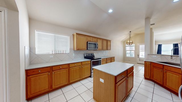 19534 Clay Oak, San Antonio, TX 78258