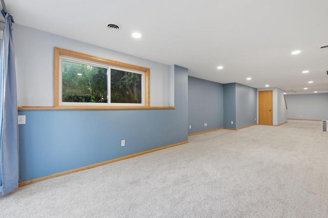 613 Lucky Trail, Mount Horeb, WI 53572
