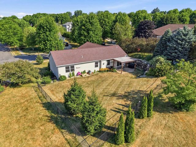 613 Lucky Trail, Mount Horeb, WI 53572