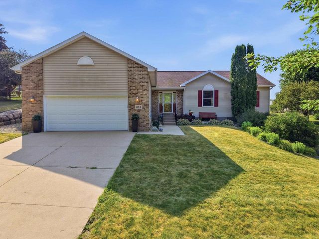 613 Lucky Trail, Mount Horeb, WI 53572