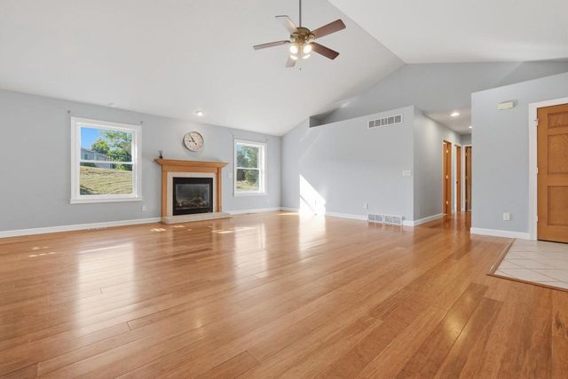 613 Lucky Trail, Mount Horeb, WI 53572