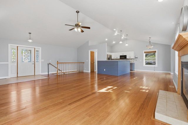 613 Lucky Trail, Mount Horeb, WI 53572