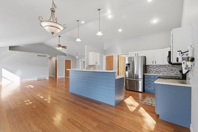 613 Lucky Trail, Mount Horeb, WI 53572