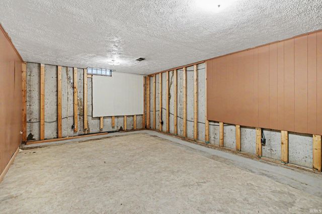 6227 York Road, South Bend, IN 46614
