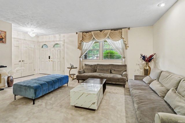 6227 York Road, South Bend, IN 46614