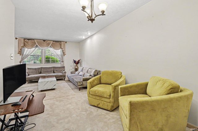 6227 York Road, South Bend, IN 46614
