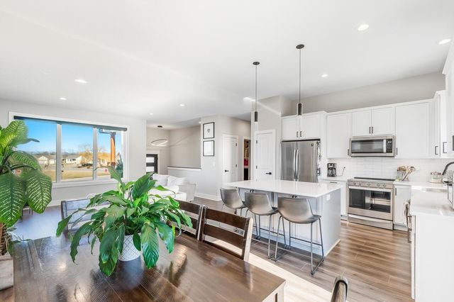 1209 E Prairie Hill Cir, Park City, KS 67219