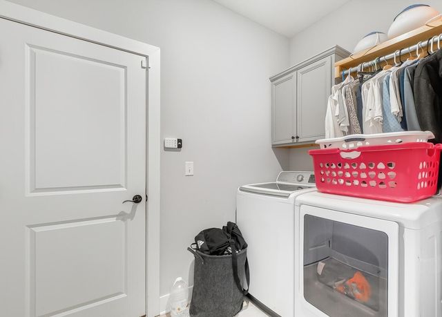 1209 E Prairie Hill Cir, Park City, KS 67219