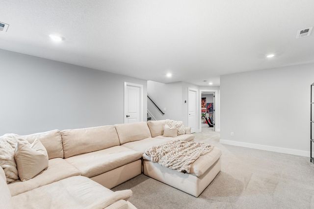 1209 E Prairie Hill Cir, Park City, KS 67219