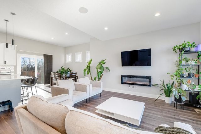 1209 E Prairie Hill Cir, Park City, KS 67219