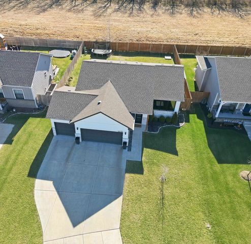 1209 E Prairie Hill Cir, Park City, KS 67219