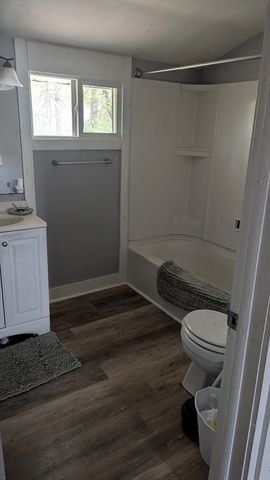 81 Arey St, Springfield, MA 01119