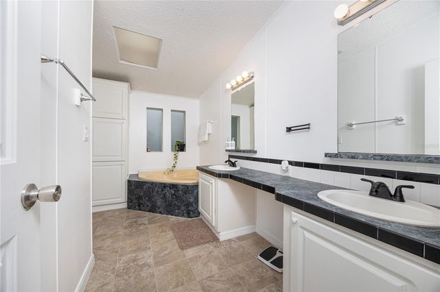 19396 NW 132ND PLACE, Alachua, FL 32615