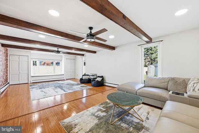 1087 ROBERTS RD, Warminster, PA 18974