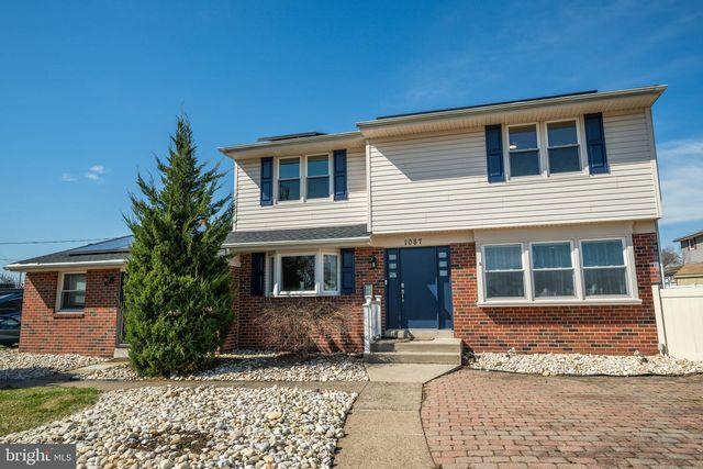 1087 ROBERTS RD, Warminster, PA 18974