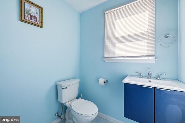 1087 ROBERTS RD, Warminster, PA 18974