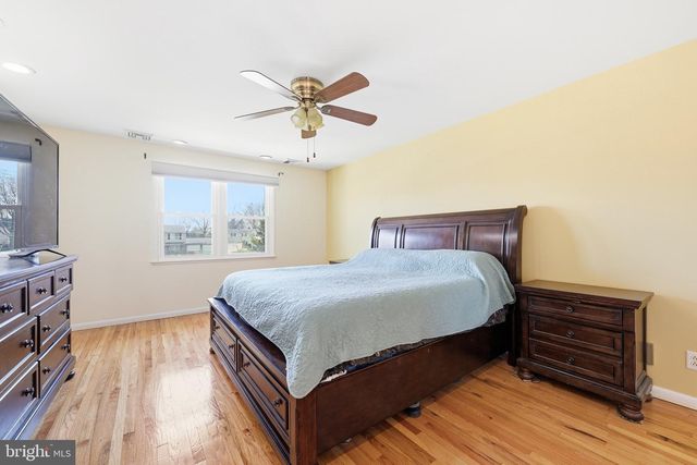 1087 ROBERTS RD, Warminster, PA 18974