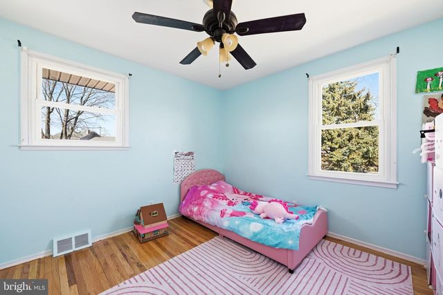 1087 ROBERTS RD, Warminster, PA 18974