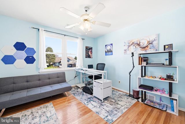 1087 ROBERTS RD, Warminster, PA 18974