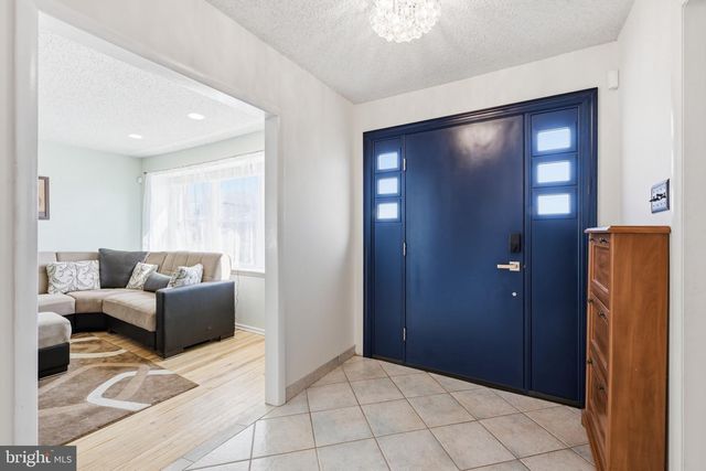 1087 ROBERTS RD, Warminster, PA 18974