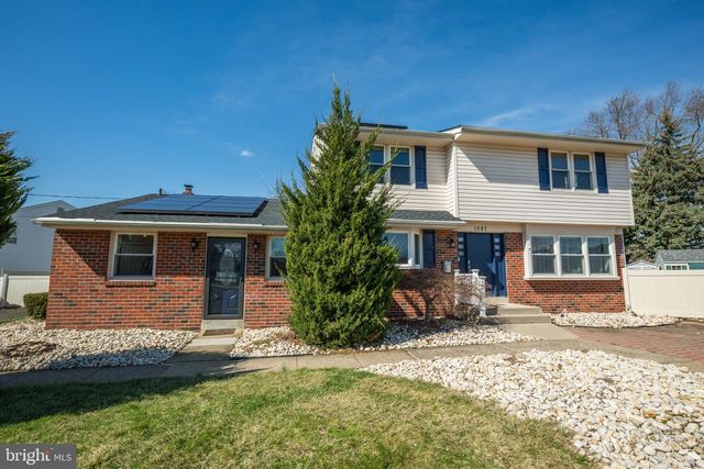 1087 ROBERTS RD, Warminster, PA 18974