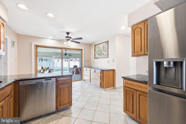 1087 ROBERTS RD, Warminster, PA 18974