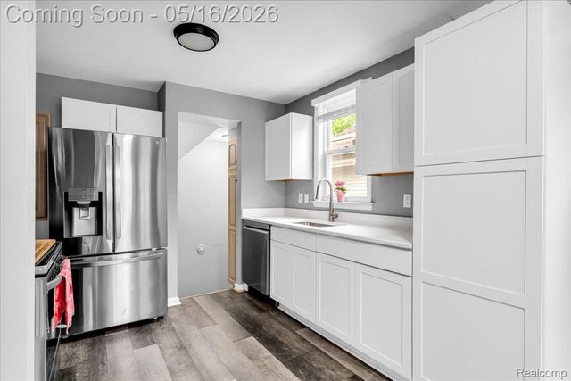 1174 Columbia Road, Berkley, MI 48072