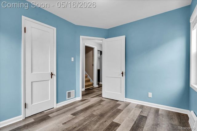 1174 Columbia Road, Berkley, MI 48072