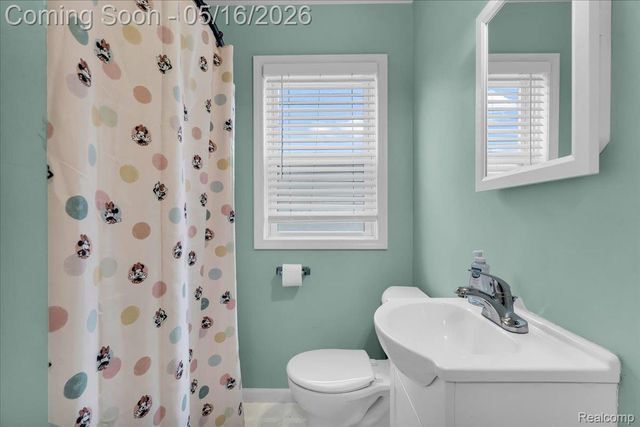 1174 Columbia Road, Berkley, MI 48072